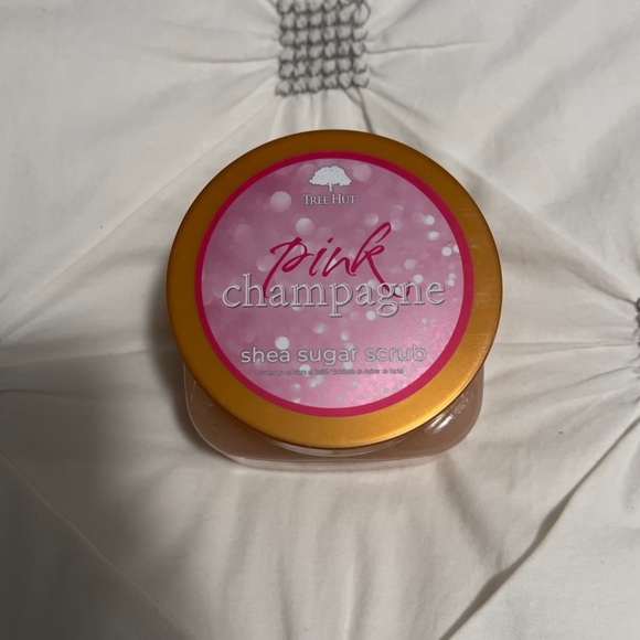 Tree Hut Pink Champagne Shea Sugar Body Scrub - Picture 4 of 10